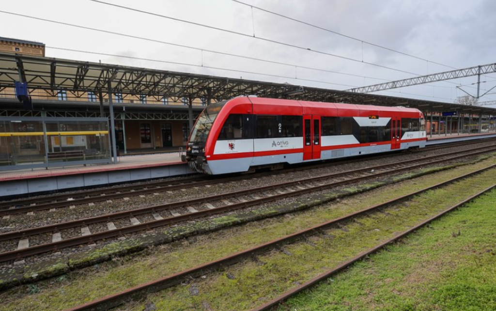 Przejazd pierwszego po przywróceniu połączenia pociągu Toruń-Sierpc, fot. Mikołaj Kuras dla UMWKP
