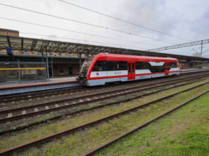 Przejazd pierwszego po przywróceniu połączenia pociągu Toruń-Sierpc, fot. Mikołaj Kuras dla UMWKP