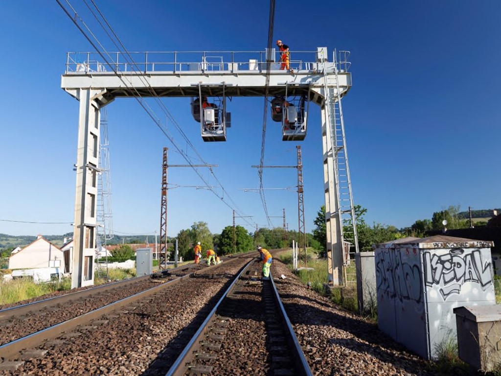 Oprócz modernizacji głównych linii kolejowych, takich jak Paryż-Lyon, SNCF zainwestuje również w mniejsze linie regionalne.