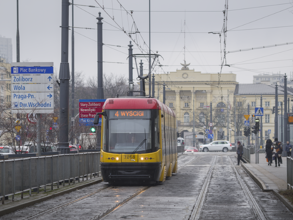 W ramach podstawowych zakresów umowy, GMV jest zobowiązane do wyposażenia w zestaw urządzeń pokładowych 650 tramwajów.