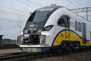 Podstawowe zamówienie obejmowało pięć elektrycznych zespołów trakcyjnych typu Elf 2 oraz zakładało opcję dokupienia kolejnych 20 sztuk. (fot. Koleje Dolnośląskie)