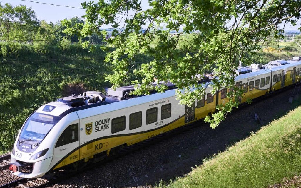 Koleje Dolnośląskie wprowadzają zmiany w związku z korektą rozkłady jazdy pociągów.