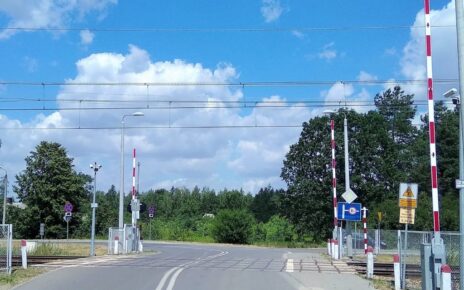 Przejazd drogowo-kolejowy (fot. Ryszard Chmielewski / PKP PLK)