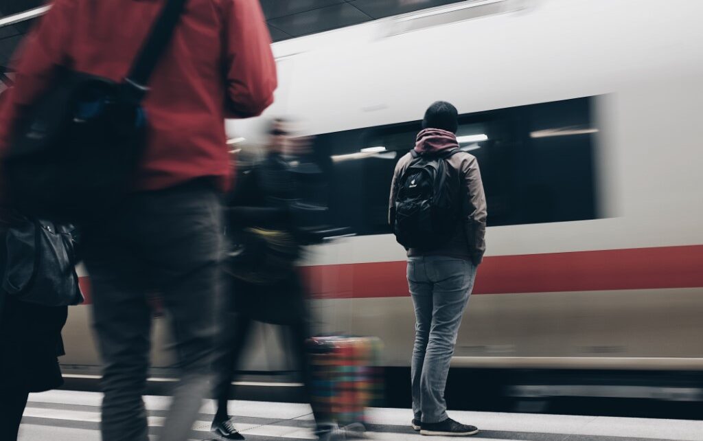 Program oferuje zwycięzcom dwa rodzaje biletów. Pierwszy to wariant elastyczny, który umożliwia bieżące wprowadzanie zmian w trakcie podróży. Drugi bilet wymaga już od użytkownika wcześniejszego zaplanowania podróży.