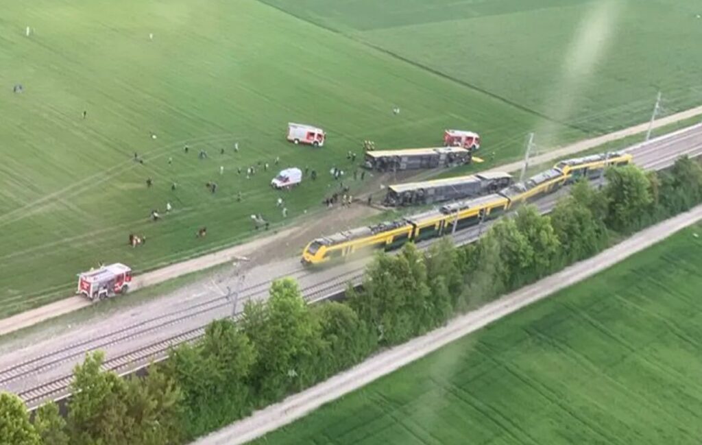 Katastrofa kolejowa pod Wiedniem (fot. ÖAMTC / Twitter)
