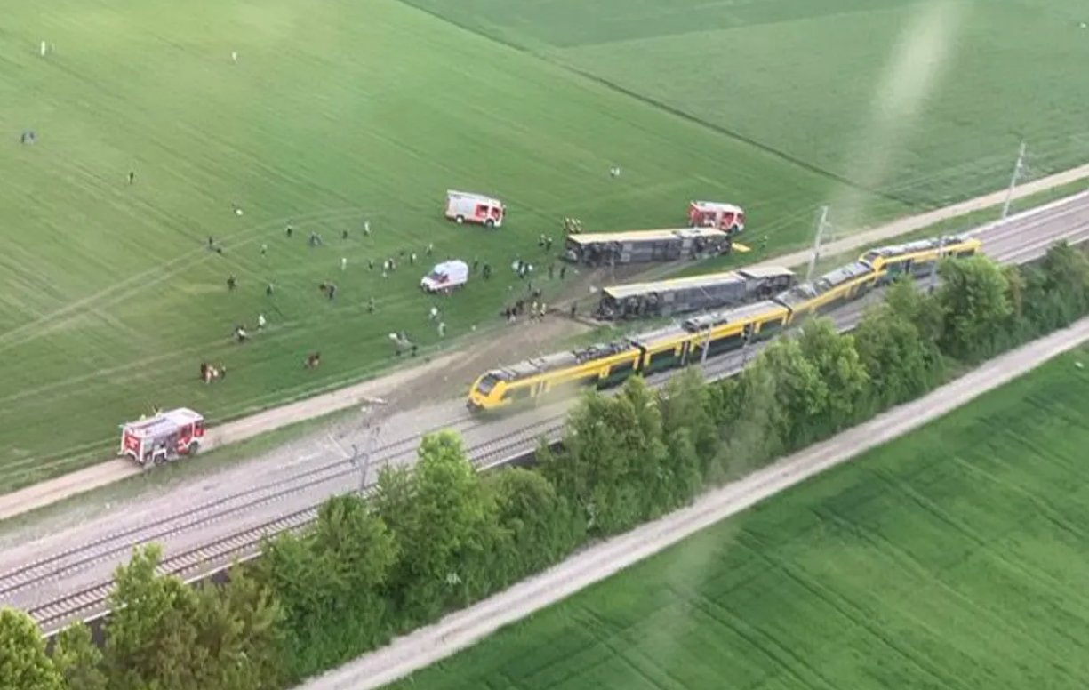 Katastrofa kolejowa pod Wiedniem (fot. ÖAMTC / Twitter)