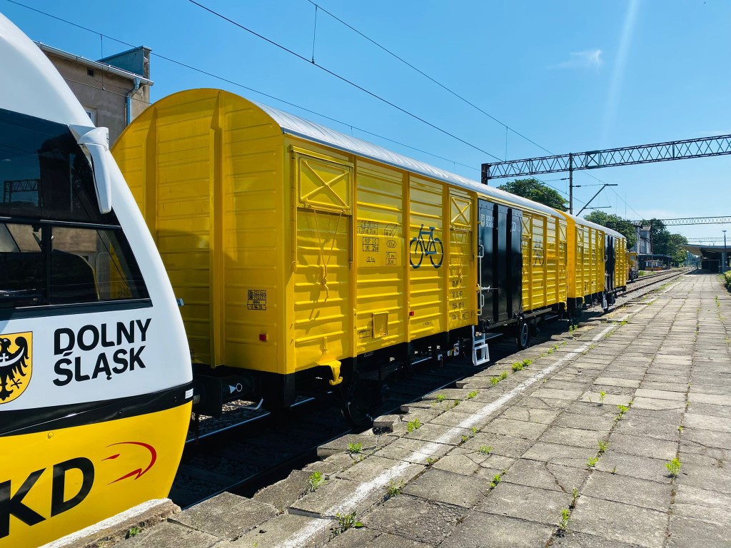 Zmodernizowane wagony rowerowe Kolei Dolnośląskich (fot. KD)