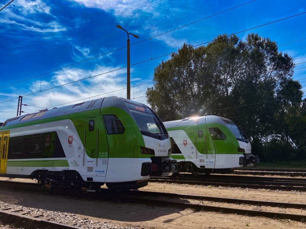Pociągi FLIRT Kolei Mazowieckich (fot. KM)