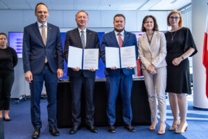 PKP Intercity podpisało w siedzibie CUPT aneksy zwiększające dofinansowanie (fot. PKP Intercity SA)