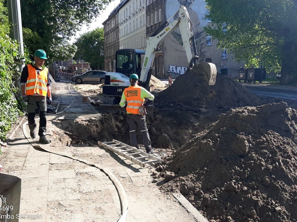 Roboty związane z przebudową kanalizacji deszczowej, ul. Kolumba.