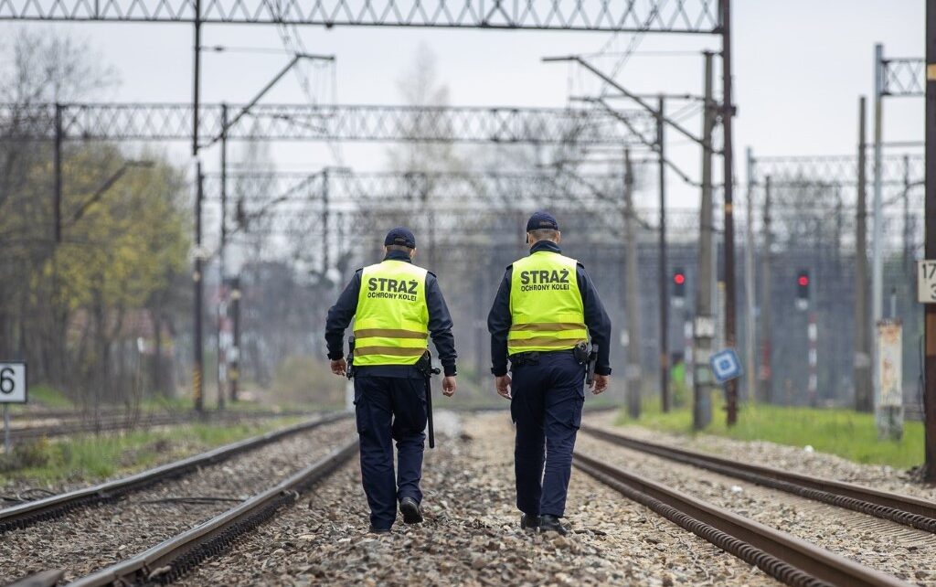 Niestety, niebezpieczne zabawy nastolatków na torach nie są przypadkami odosobnionymi. (fot. SOK)