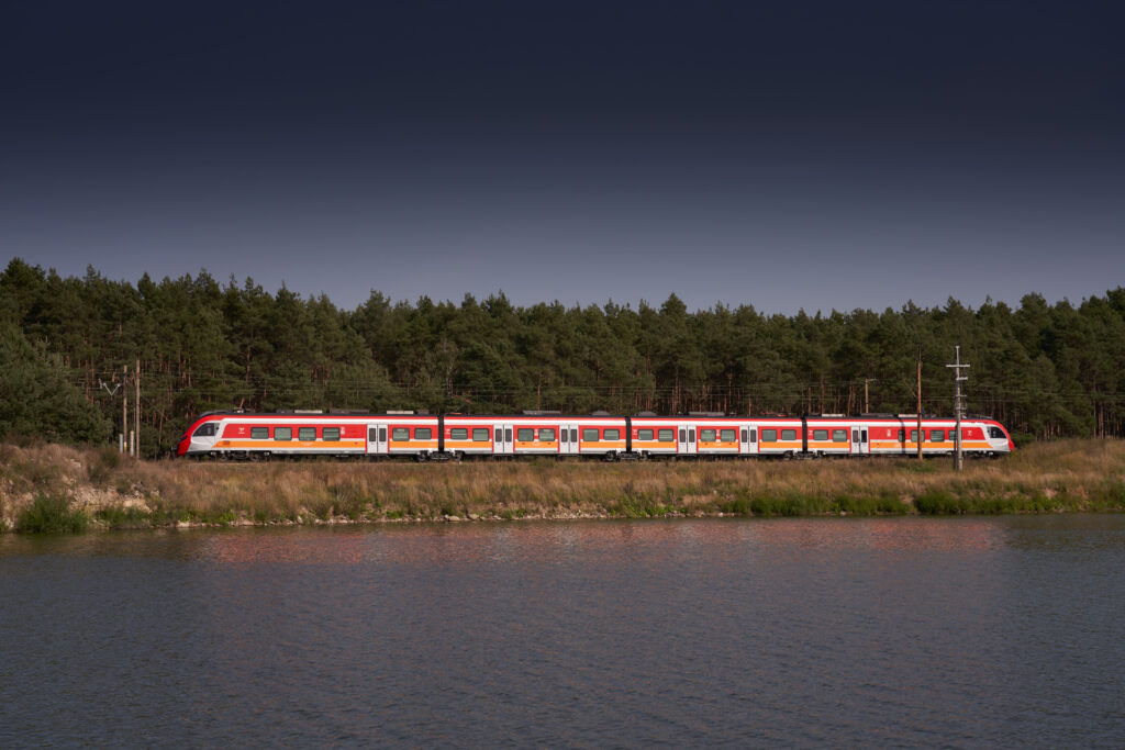 W 2021 r. liczba wagonów wzrosła do 2224. (fot. POLREGIO)