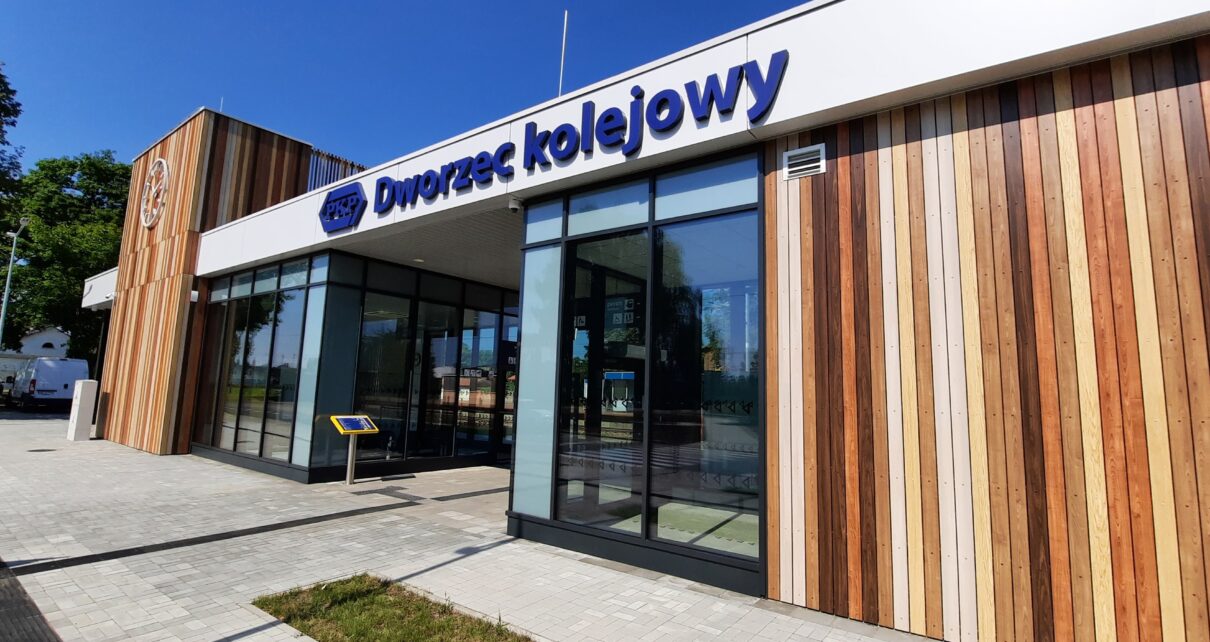 Dworzec w Rogowie otwarty dla podróżnych (fot. PKP SA)