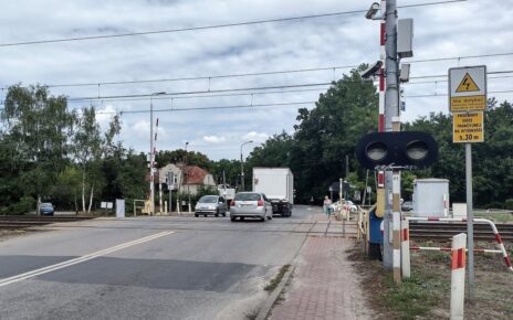 Przejazd kolejowo-drogowy w Sulejówku (fot. Anna Szczygieł / PKP PLK)
