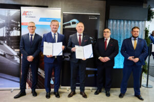 Do podpisania umowy doszło w trakcie berlińskich targów kolejowych InnoTrans (foto: PESA / Der Blitz​)