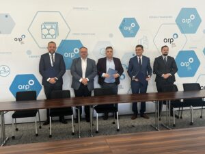 od lewej: Radosław Pacewicz - prezes PTS sp. z o.o., Jacek Rutkowski – członek zarządu PKP CARGO S.A. ds. handlowych, Dariusz Seliga - prezes PKP CARGO S.A., Cezariusz Lesisz – prezes ARP S.A., Krzysztof Michalski - wiceprezes ARP S.A.