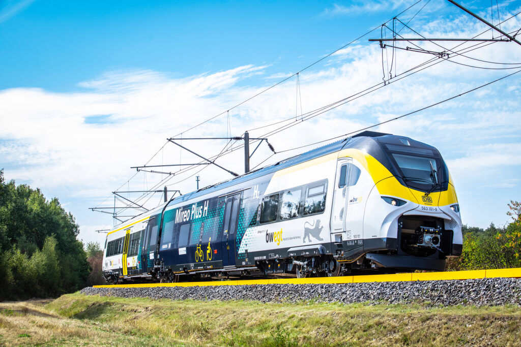 Mireo Plus H na torze testowym Wegberg-Wildenrath (fot. Siemens Mobility)