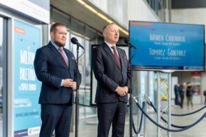 Od lewej: Tomasz Gontarz, Członek Zarządu PKP Intercity oraz Marek Chraniuk, Prezes Zarządu PKP Intercity