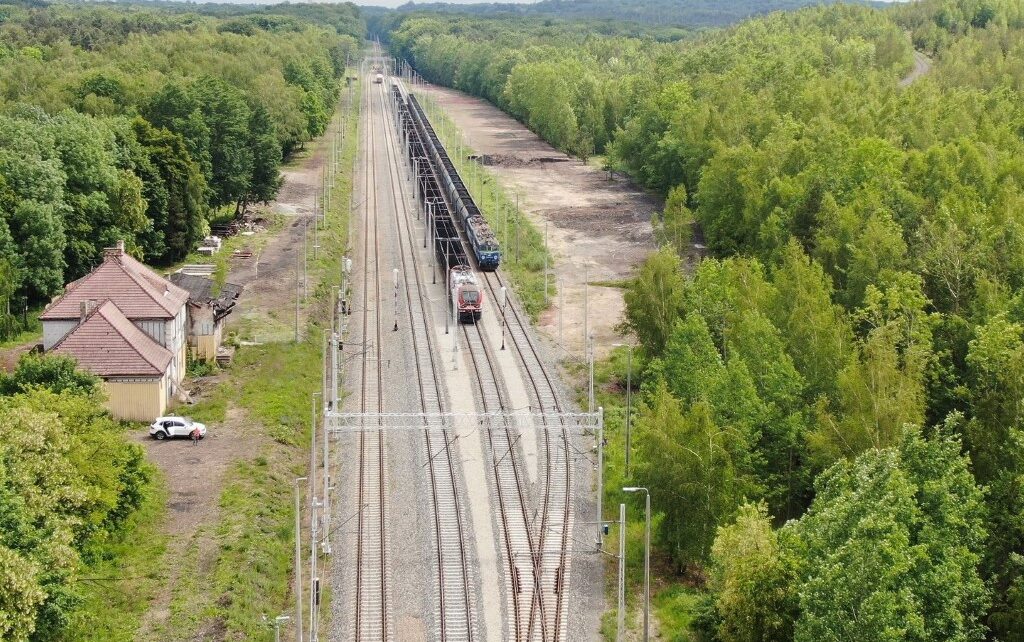 Linia kolejowa nr 142 w Katowicach Kostuchnie (fot. Adam Roik / PKP PLK)