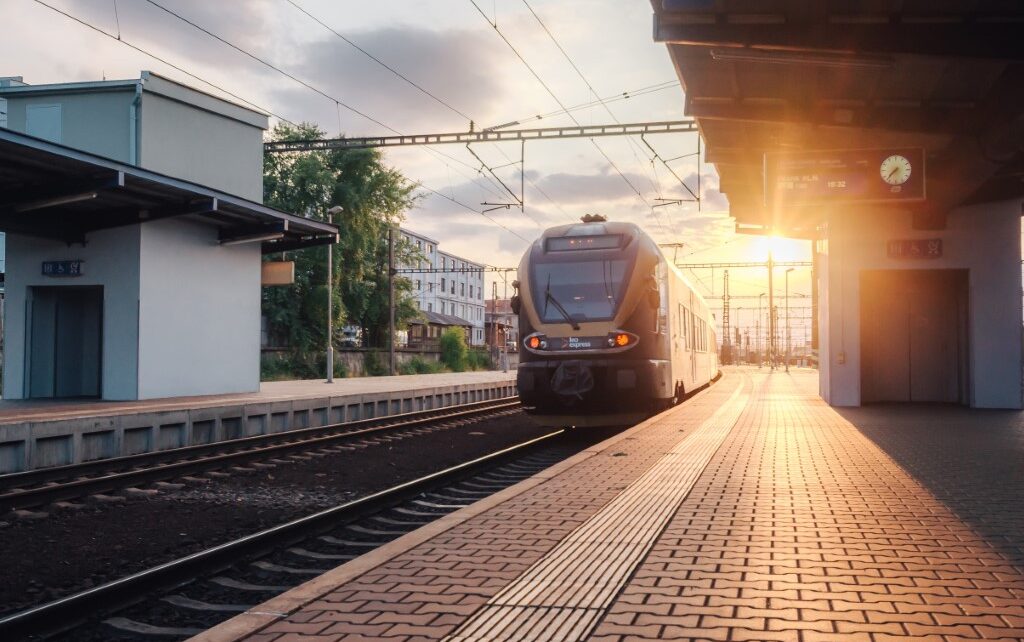 LeoExpress przygotował specjalną ofertę "1PLUS1" dla zakochanych (fot. LeoExpress)