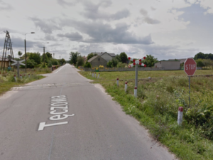 Niestrzeżony przejazd kolejowy, na którym doszło do wypadku z udziałem pociągu i taksówki (fot. Google Maps)