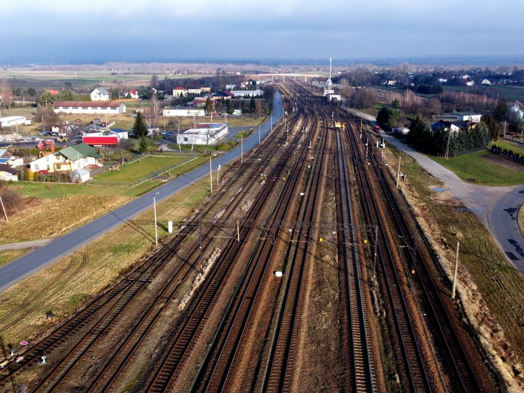 Linia kolejowa nr 8 na odcinku Kozłów - Sędziszów (fot. Piotr Hamarnik / PKP PLK)