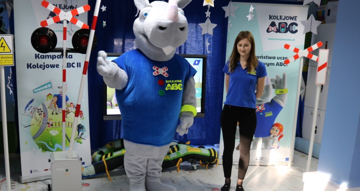 Nosorożec Rogatek, maskotka Kampanii Kolejowe ABC (fot. UTK)