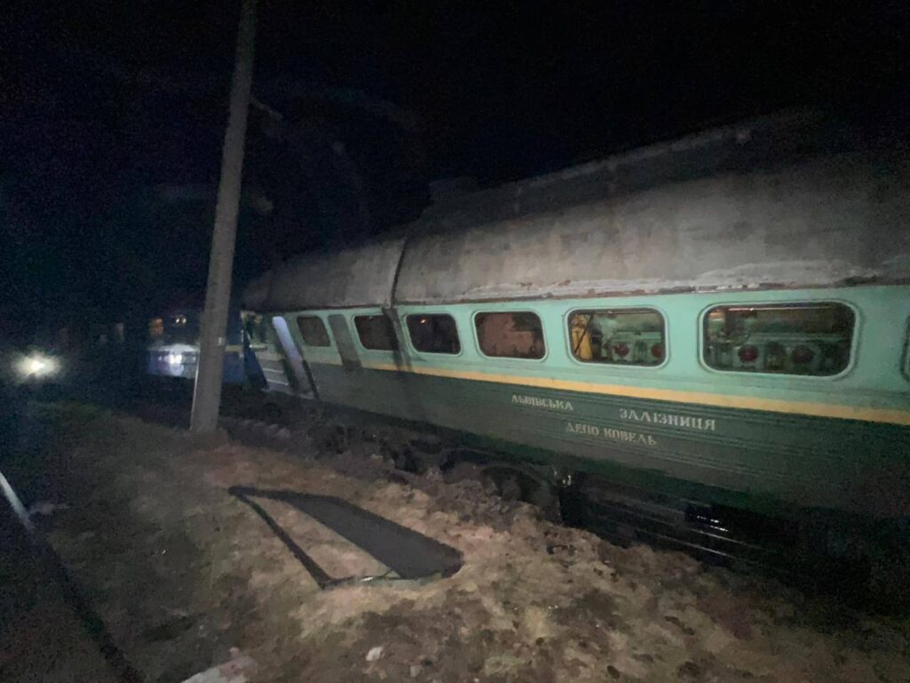 Dlaczego pociąg relacji Kijów - Warszawa wypadł z torów? Wyjaśni to prokuratorskie śledztwo (fot. Волинська обласна прокуратура / Telegram)