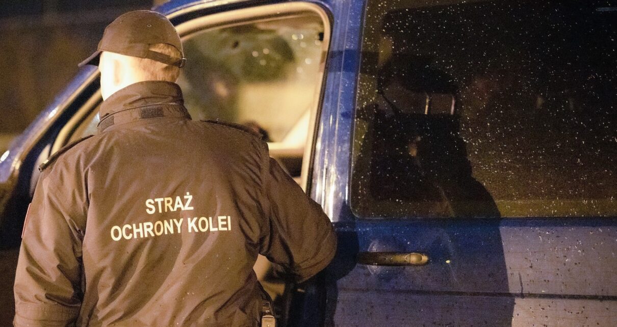 Funkcjonariusze SOK z Działdowa zatrzymali nietrzeźwego pracownika ochrony terenów należących do PKP PLK (fot. SOK)