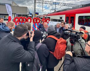 Na pokład pociągów Kolei Wielkopolskich wsiadło już sto milionów pasażerów! (fot. Koleje Wielkopolskie)