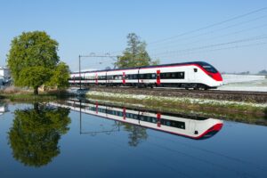 Stadler wyprodukuje dla SBB pięć kolejnych pociągów Giruno.