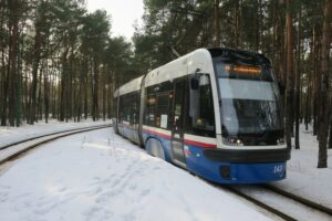 Tramwaj PESA Swing na pętli tramwajowej w Myślęcinku (fot. bydgoszcz.pl)