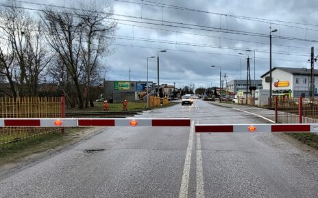 Przejazd kolejowo-drogowy w Teresinie (fot. Karol Jakubowski / PKP PLK)