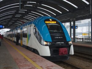 Najwięcej pasażerów Kolei Śląskich niezmiennie wsiada na dworcach w Częstochowie i Zawierciu.