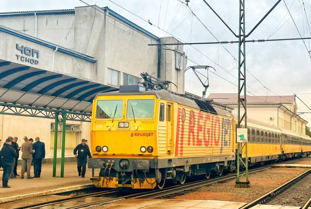 Ukrzaliznytsia oraz RegioJet uruchomili bezpośredni, nocny pociąg między Pragą a Czopem.