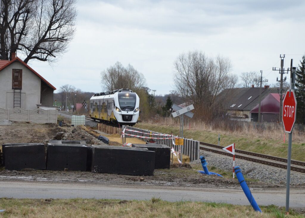 Strzelce Świdnickie - trwa budowa przystanku kolejowego (fot. M. Pabiańska / PKP PLK)