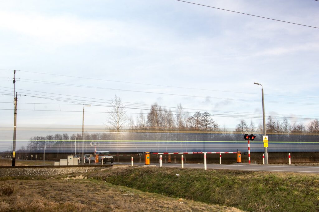PKP Polskie Linie Kolejowe poprawią bezpieczeństwo na ponad 150 przejazdach kolejowych w Polsce (fot. Grzegorz Biega)