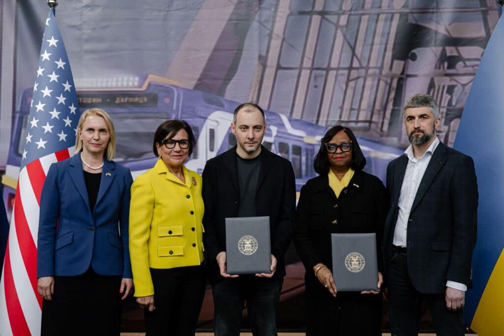 Aleksander Kubrakow, Wicepremier ds. Odbudowy Ukrainy podziękował prezydentowi USA, rządowi, Kongresowi oraz całemu narodowi amerykańskiemu za pomoc i wsparcie w odbieraniu rosyjskiego ataku.